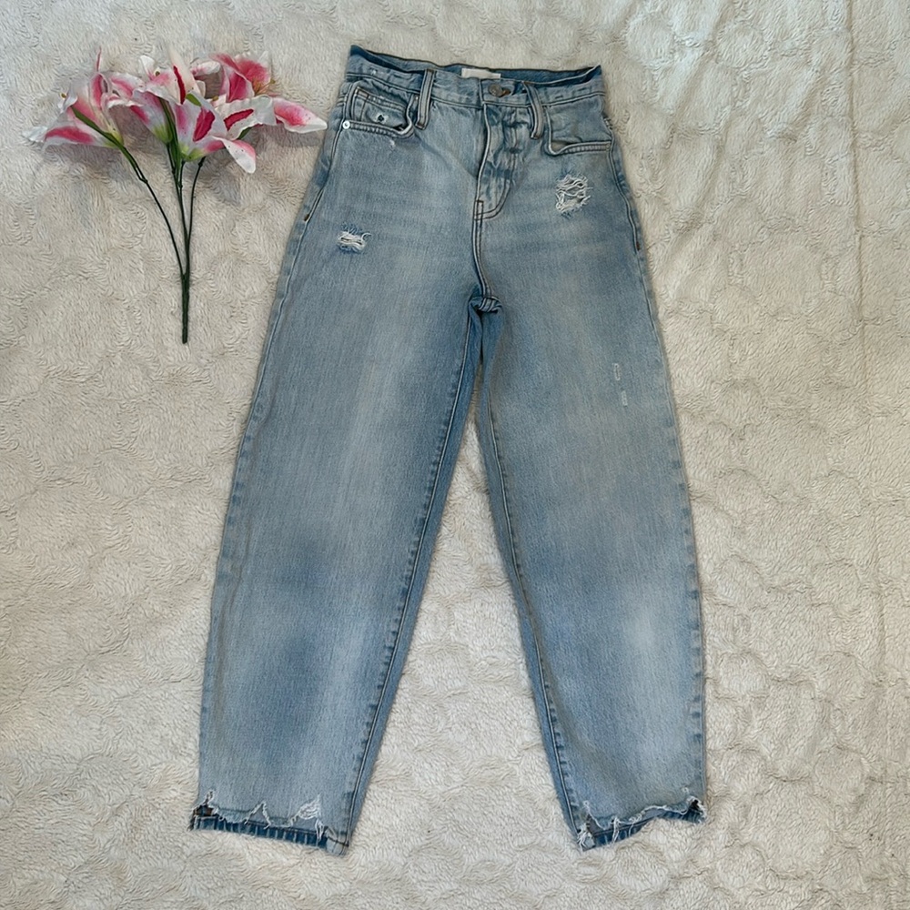FRAME Lightwash Distressed Jeans
